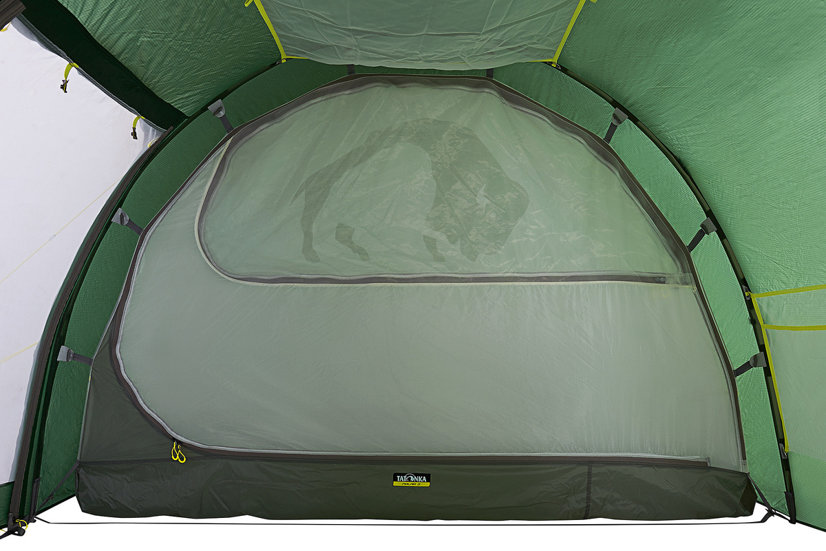 Вместительная классическая палатка туннельного типа в легком исполнении. Tatonka Polar 3